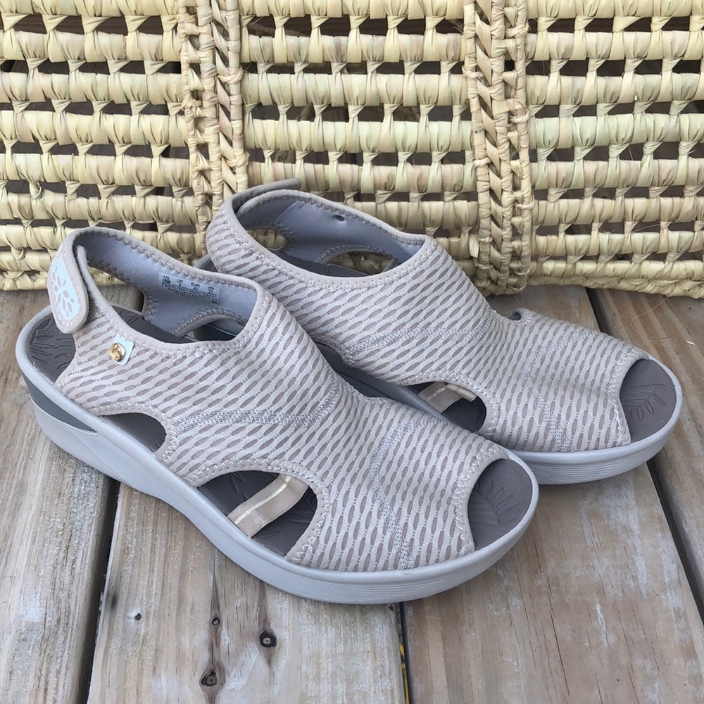 Bzees Dream Slingback Wedge Sandal 10W